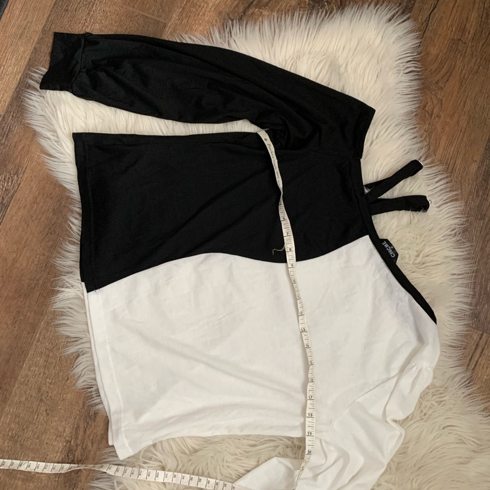 Long Sleeve Asymmetrical Top - Picture 8 of 9